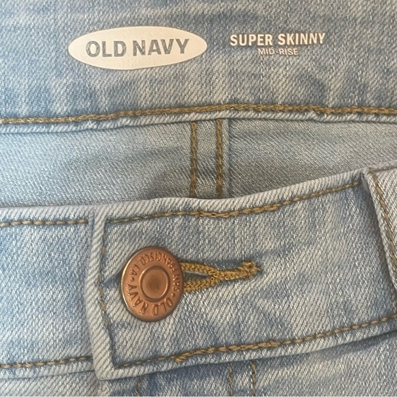 Old Navy Mid-Rise Super Skinny Jeans (Light Wash, Size 4) - Picture 4 of 10